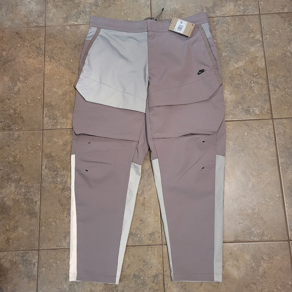 Men Nike tech pack athletic pants size 36 in new